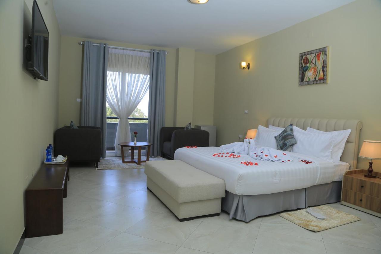 Daisy Hotel Addis Abeba Buitenkant foto