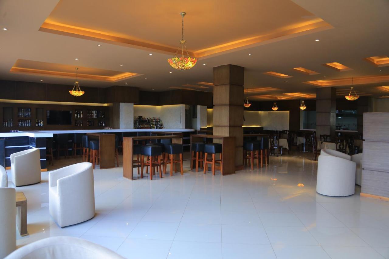 Daisy Hotel Addis Abeba Buitenkant foto