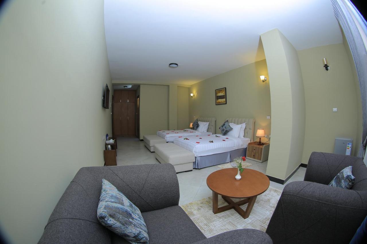 Daisy Hotel Addis Abeba Buitenkant foto