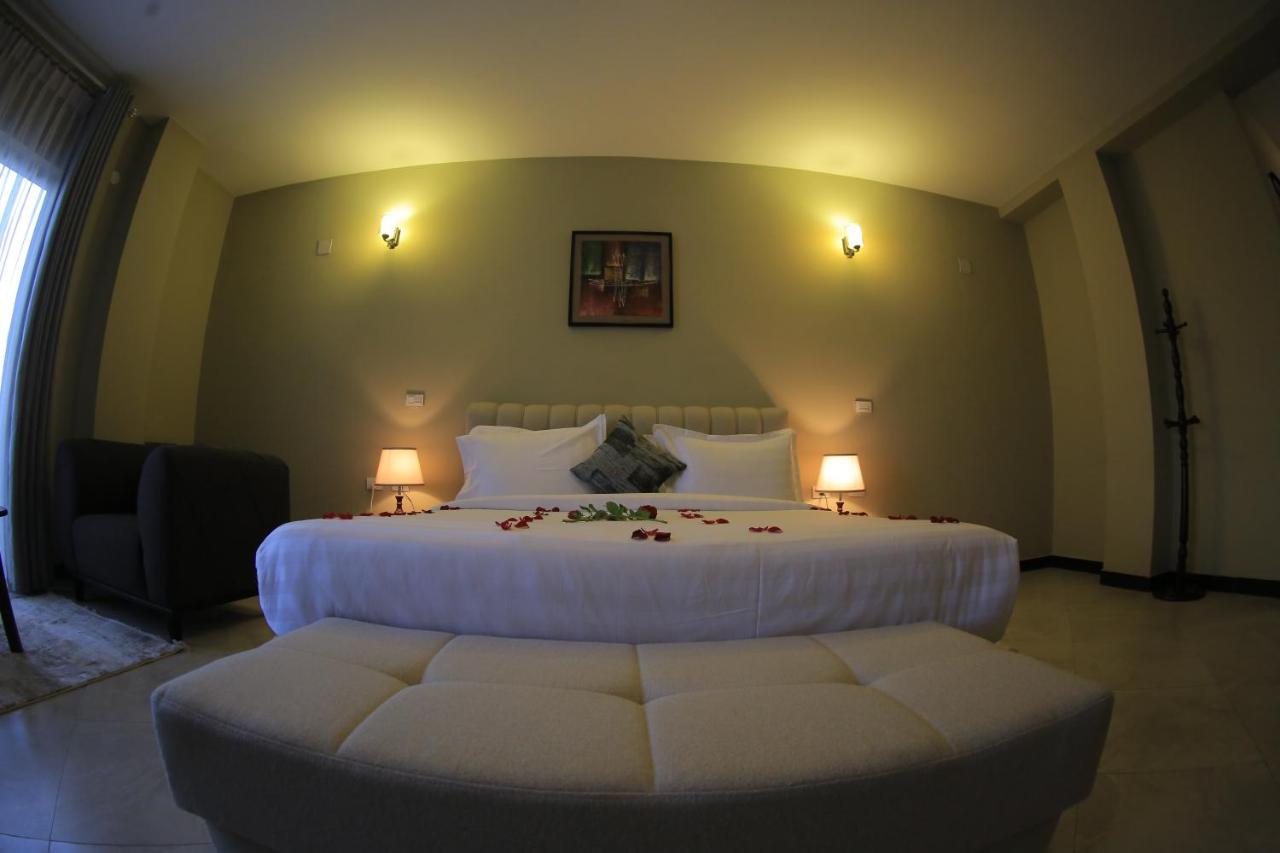 Daisy Hotel Addis Abeba Buitenkant foto