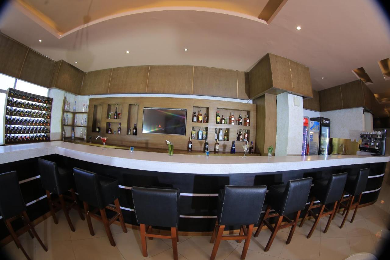Daisy Hotel Addis Abeba Buitenkant foto