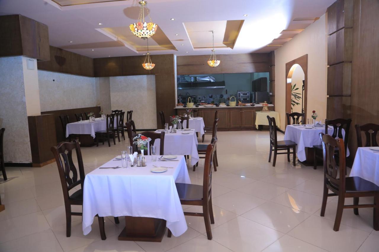 Daisy Hotel Addis Abeba Buitenkant foto