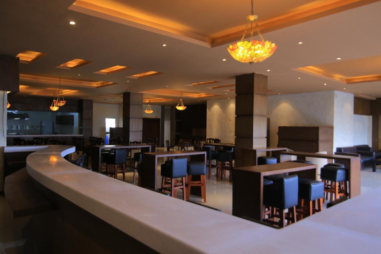Daisy Hotel Addis Abeba Buitenkant foto