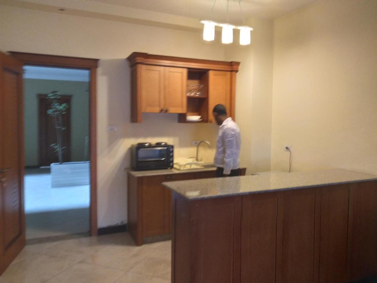 Daisy Hotel Addis Abeba Buitenkant foto