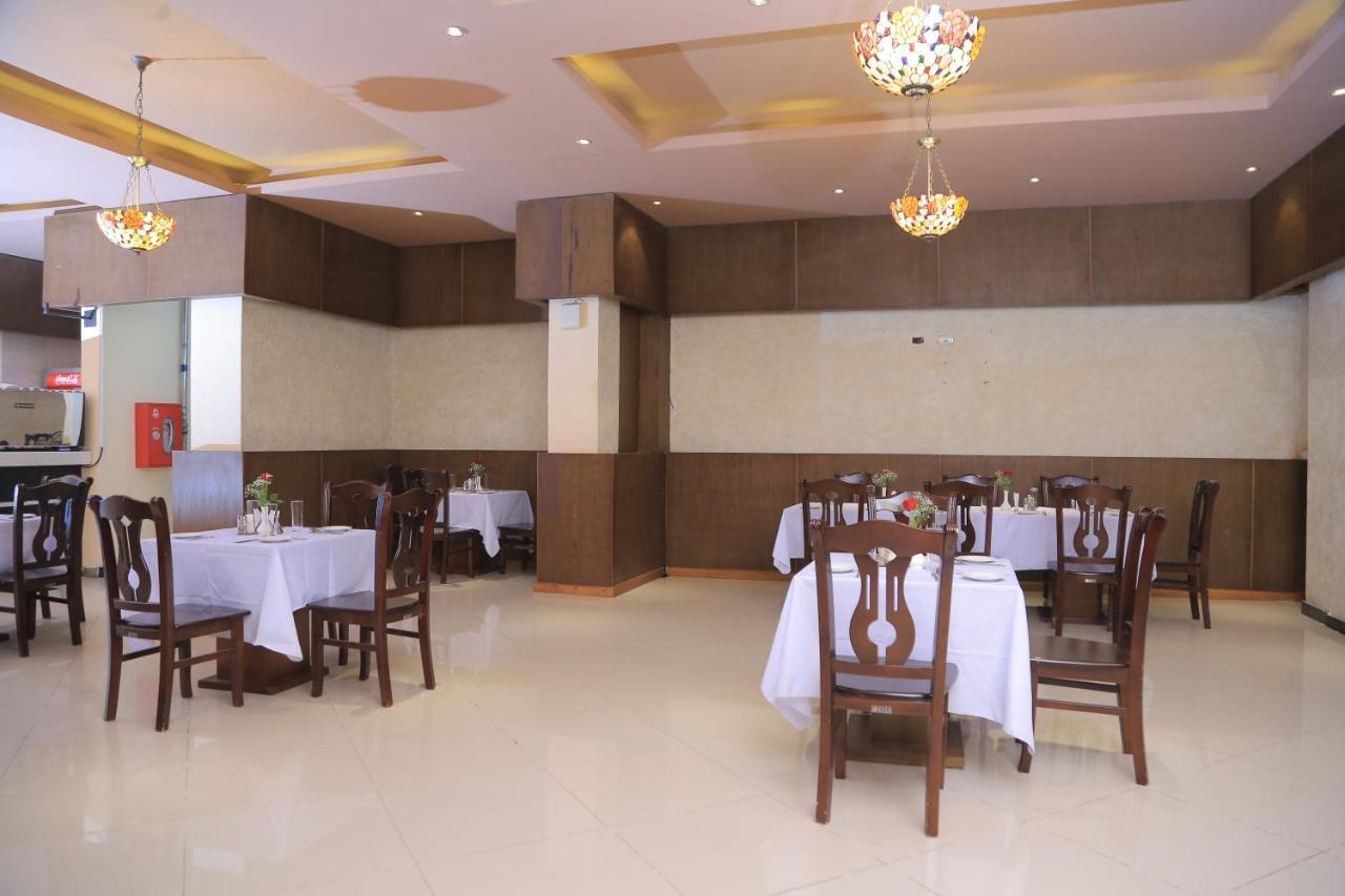 Daisy Hotel Addis Abeba Buitenkant foto