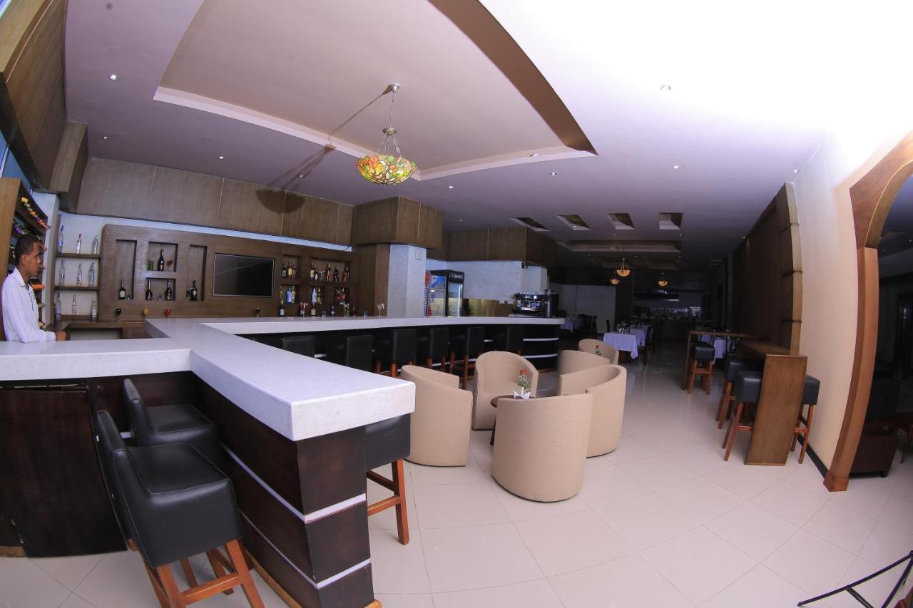 Daisy Hotel Addis Abeba Buitenkant foto